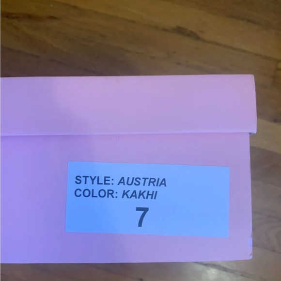 Intentionally Blank Austria Boot in Khaki - Picture 3 of 3